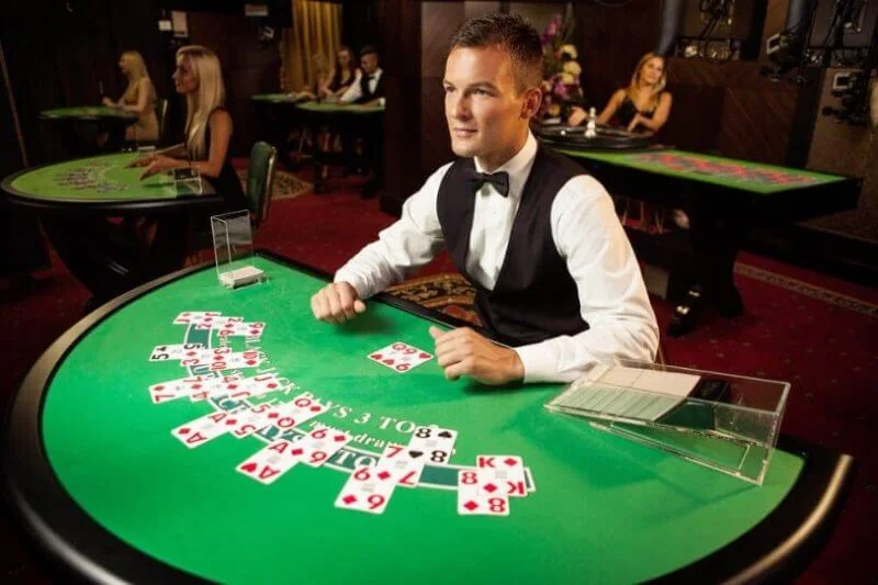 Meja dealer langsung untuk pengalaman kasino live